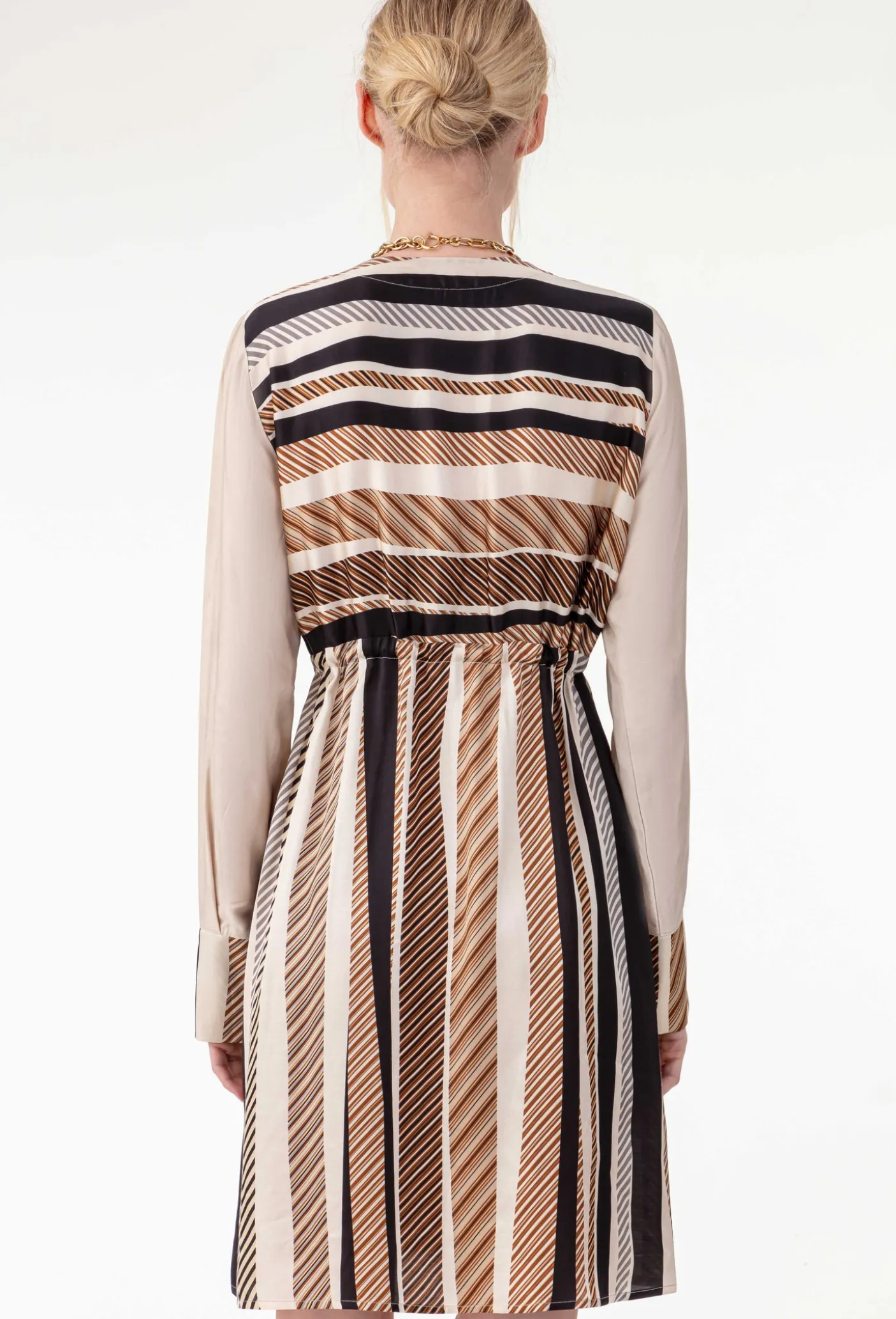 Robe LYRE